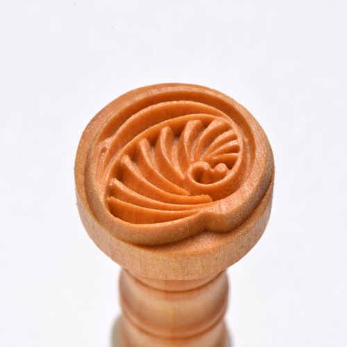 MKM SCM-192 Medium Round Stamp - Spiral Wave